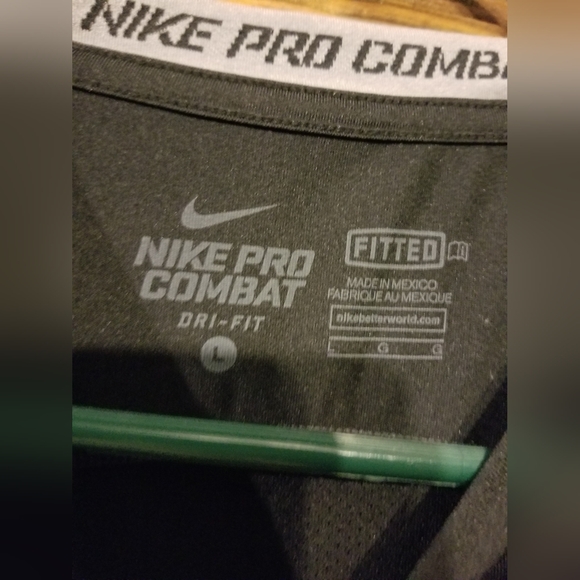 Nike Pro Combat compression tee men's size large - Picture 4 of 5